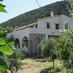 بيت للعطل Rastoni