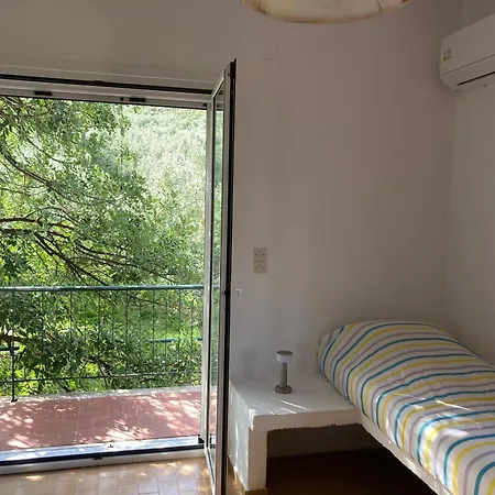 Spectacular Views, Space & Privacy